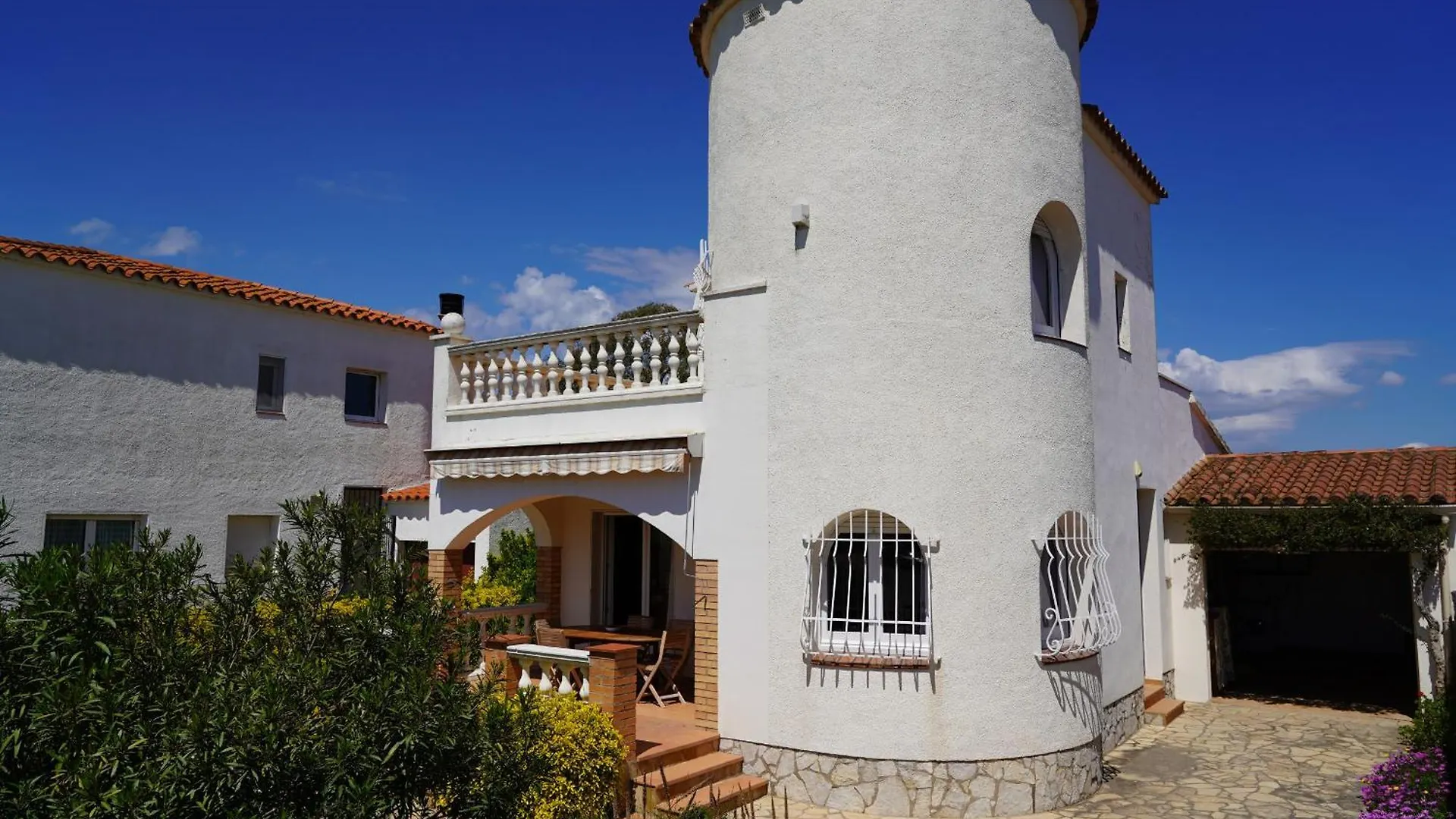 Amfora Cugat Villa Sant Pere Pescador 0*,